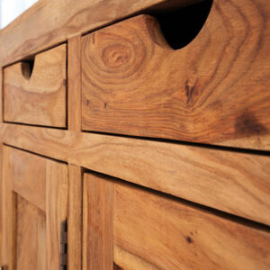 4 benefits of using reclaimed wooden furniture