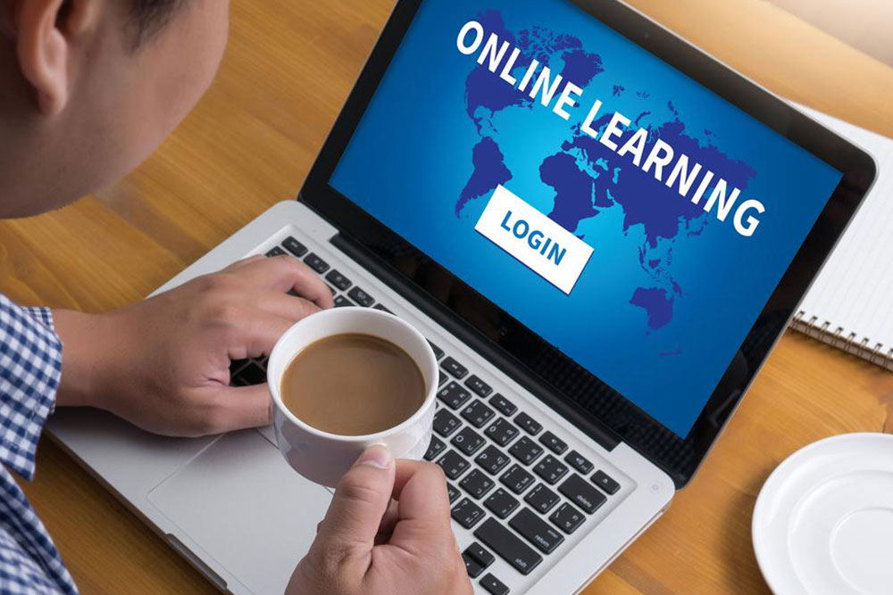 How does an RN to BSN online degree work